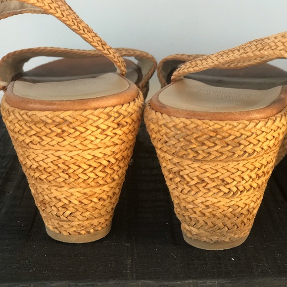 Stuart Weitzman Barbados Raffia Platform Sandal - Picture 3 of 4
